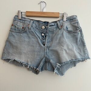 LEVI'S 501 Button Fly Denim Cut Off Shorts Distressed Light Blue Raw Edge W28